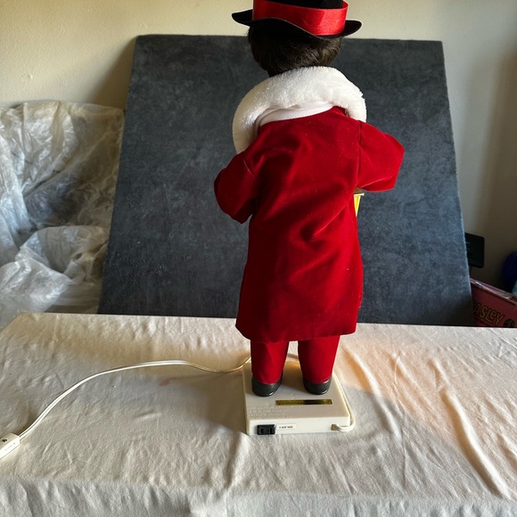 VINTAGE TELLCO CHRISTMAS ANIMATED MOTIONETTE BOY WITH LANTERN - Picture 14 of 16